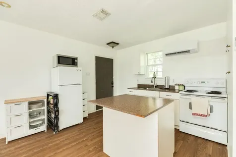 318 S Amherst Drive West Columbia TX 77486