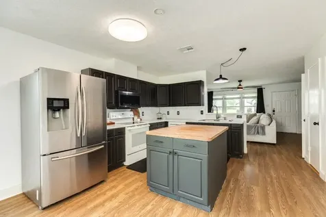 318 S Amherst Drive West Columbia TX 77486