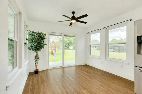 318 S Amherst Drive West Columbia TX 77486