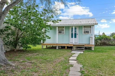 904 W Harrison Avenue Port O Connor TX 77982