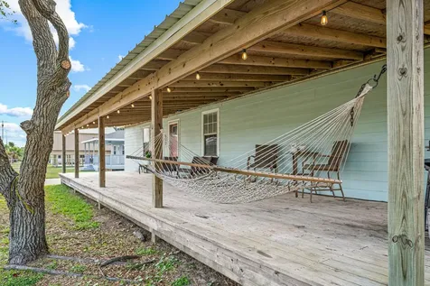 904 W Harrison Avenue Port O Connor TX 77982