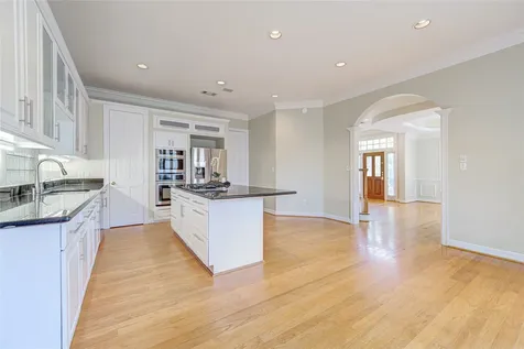 2124 Nantucket Drive A Houston TX 77057