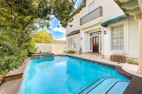 2124 Nantucket Drive A Houston TX 77057