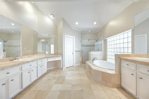 2124 Nantucket Drive A Houston TX 77057
