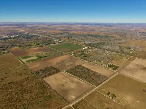 5735 Van Steinberg Road East Bernard TX 77435