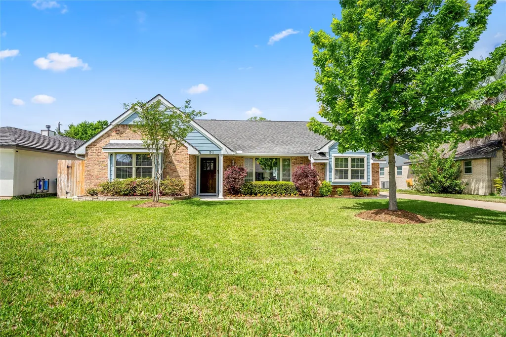 1911 Stebbins Drive Houston TX 77043