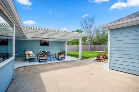 1911 Stebbins Drive Houston TX 77043