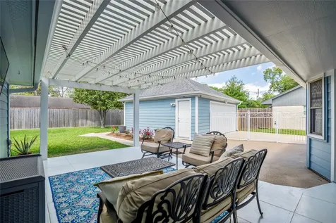 1911 Stebbins Drive Houston TX 77043
