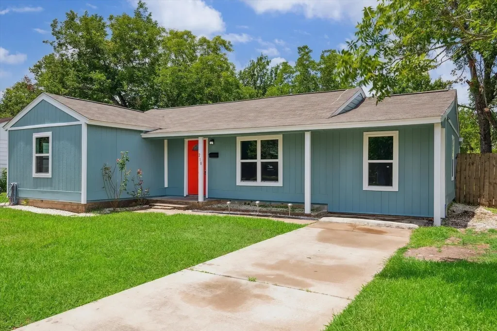 210 Laurel Street Lake Jackson TX 77566