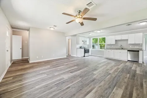 210 Laurel Street Lake Jackson TX 77566