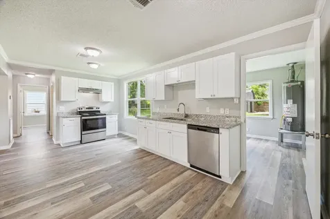 210 Laurel Street Lake Jackson TX 77566
