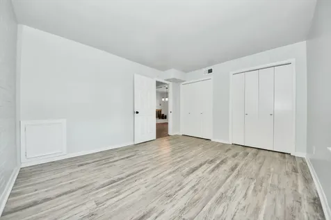 2711 Briarhurst Drive 18 Houston TX 77057
