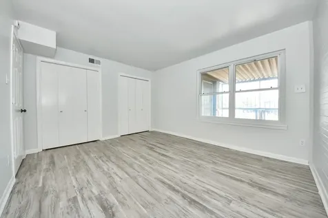 2711 Briarhurst Drive 18 Houston TX 77057