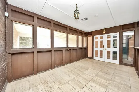 2711 Briarhurst Drive 18 Houston TX 77057