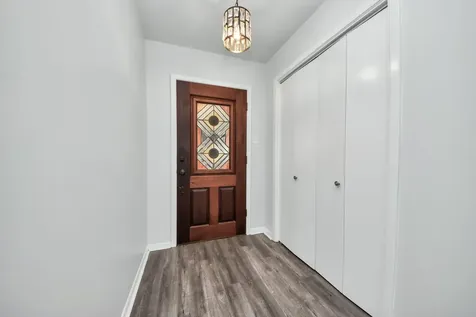 2711 Briarhurst Drive 18 Houston TX 77057