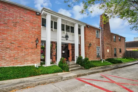 2711 Briarhurst Drive 18 Houston TX 77057