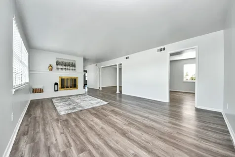 2711 Briarhurst Drive 18 Houston TX 77057