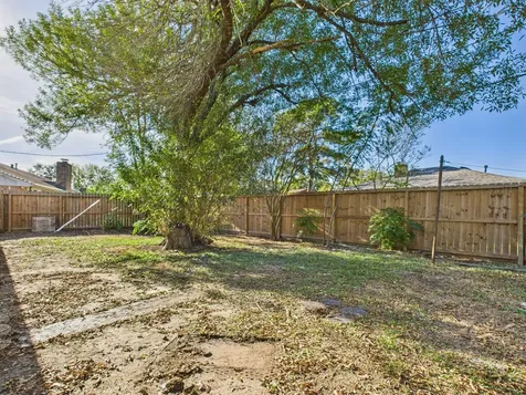 10915 Sagedowne Lane Houston TX 77089
