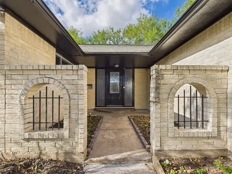 10915 Sagedowne Lane Houston TX 77089