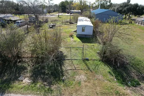 206 Crescent Drive Fresno TX 77545