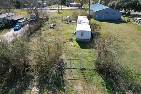 206 Crescent Drive Fresno TX 77545