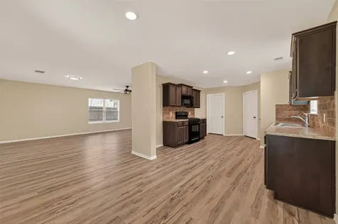 1308 Winding Willow Drive Pinehurst TX 77362