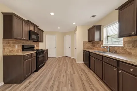 1308 Winding Willow Drive Pinehurst TX 77362