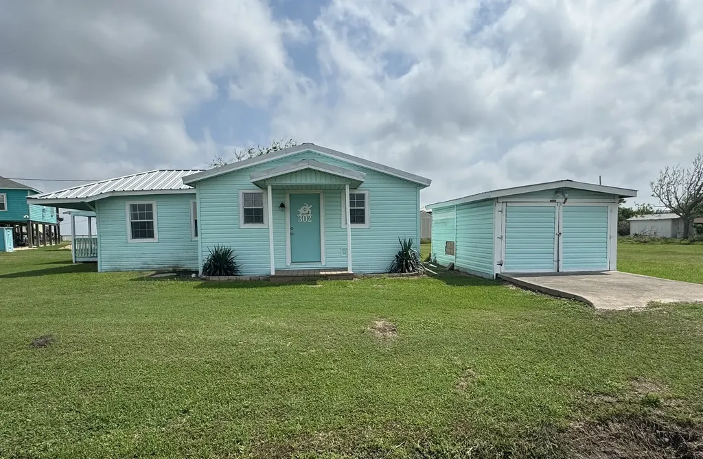 302 2nd Street Palacios TX 77465