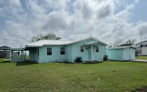 302 2nd Street Palacios TX 77465