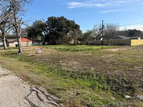 819 Collins Street Richmond TX 77469