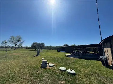 1904 Dodge Lane Wallis TX 77485