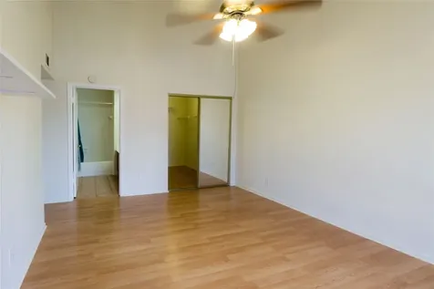 2121 El Paseo Street 1706 Houston TX 77054