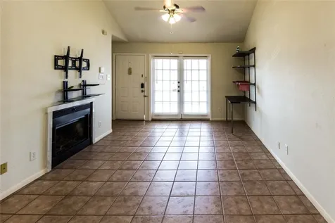 2121 El Paseo Street 1706 Houston TX 77054