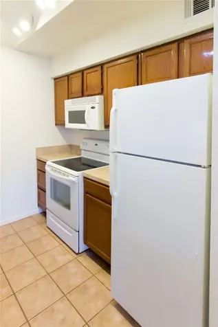 2121 El Paseo Street 1706 Houston TX 77054