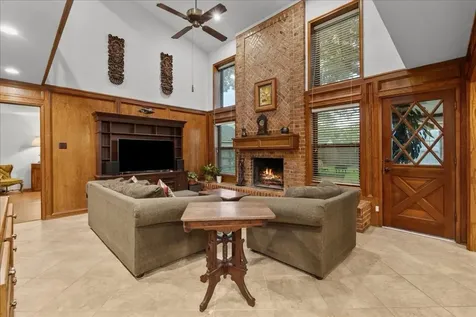 1810 Hunt Drive Friendswood TX 77546