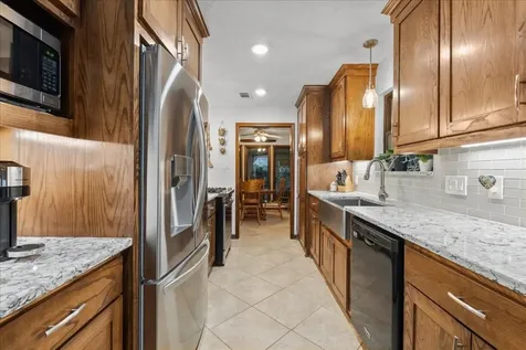 1810 Hunt Drive Friendswood TX 77546