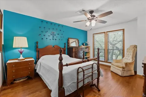 1810 Hunt Drive Friendswood TX 77546