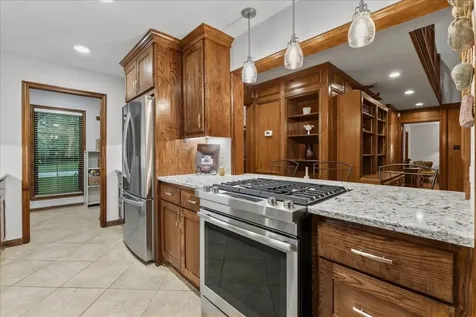 1810 Hunt Drive Friendswood TX 77546