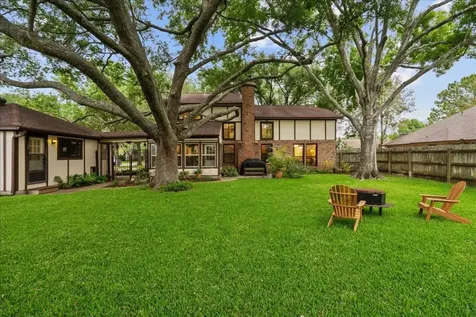 1810 Hunt Drive Friendswood TX 77546