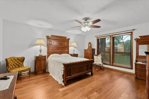 1810 Hunt Drive Friendswood TX 77546