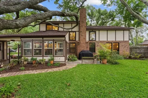 1810 Hunt Drive Friendswood TX 77546