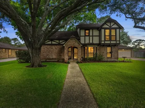 1810 Hunt Drive Friendswood TX 77546