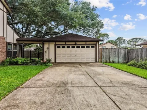 1810 Hunt Drive Friendswood TX 77546