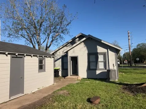 3022 School Street Needville TX 77461