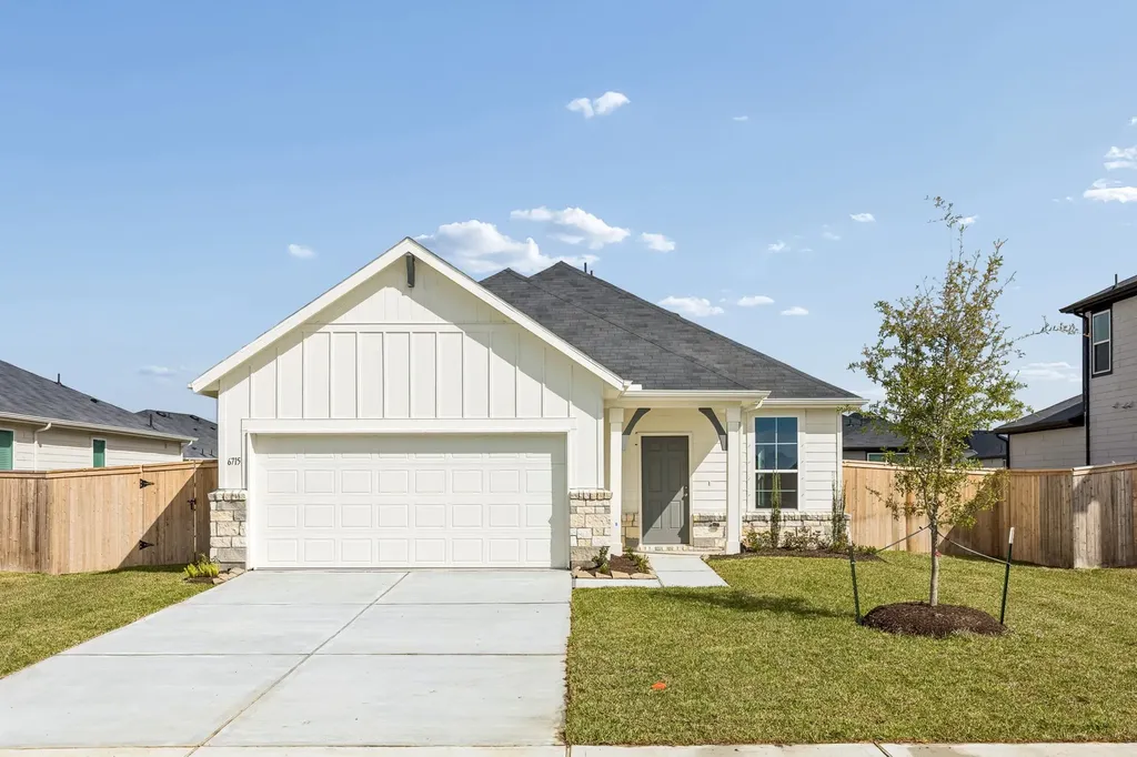 6715 Camila Street Cove TX 77523