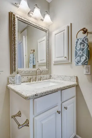 5869 Valley Forge Drive 102 Houston TX 77057