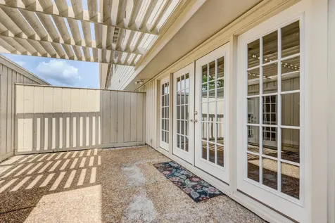 5869 Valley Forge Drive 102 Houston TX 77057