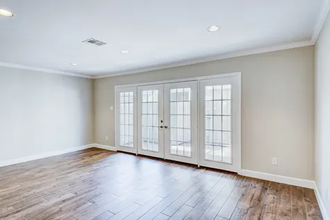 5869 Valley Forge Drive 102 Houston TX 77057