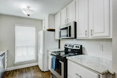 5869 Valley Forge Drive 102 Houston TX 77057