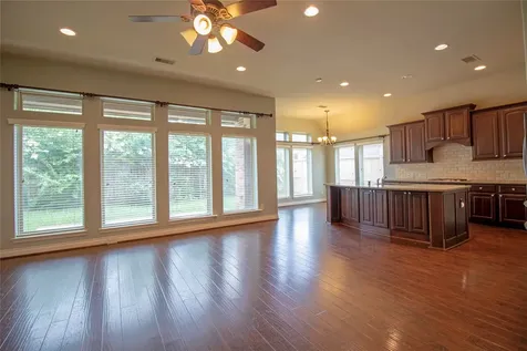2019 Sunset Springs Drive Pearland TX 77584